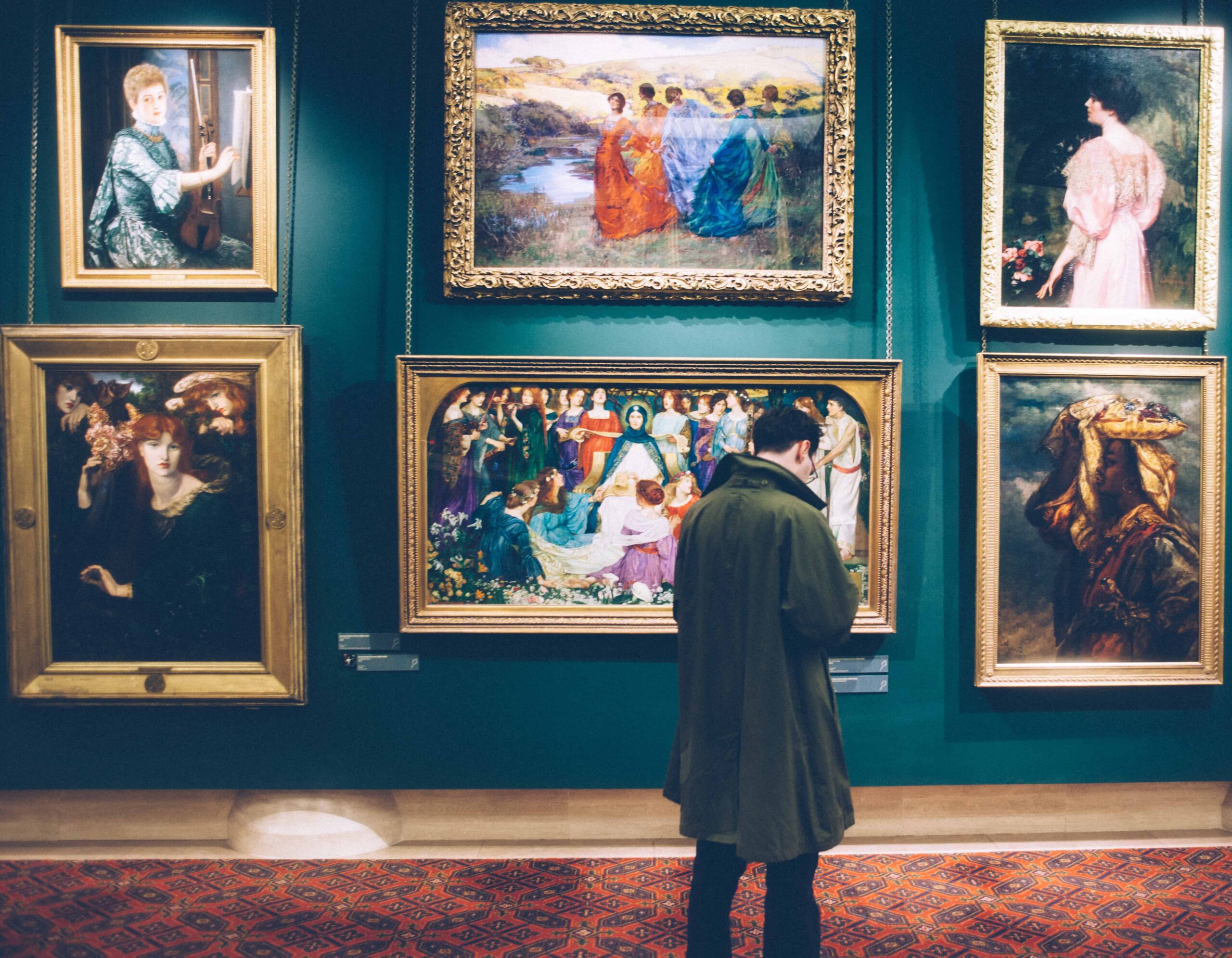 What To Wear To A Museum The Ultimate Dress Code Guide For Museums 